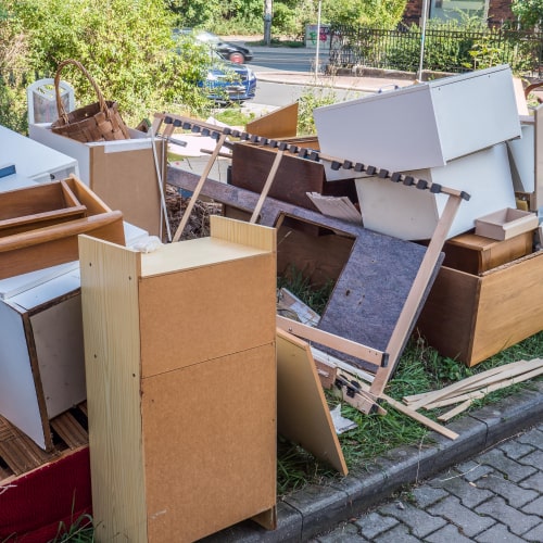Bortforsling skräp och gamla möbler