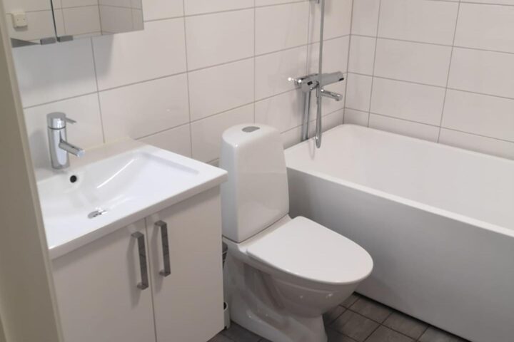 Cleaning & Maintaining Tile Joints: A Guide to a Fresh Bathroom