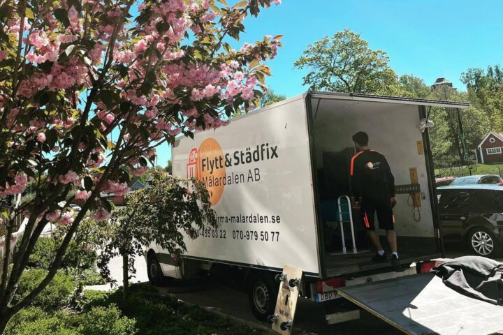 Flytt & Städfix ena flyttbil